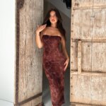 Elegant Velvet Strapless Midi Dress